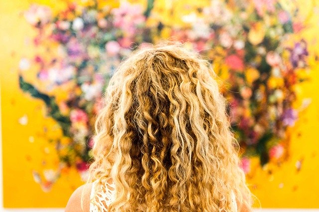 headfirst salon wivenhoe curly hair Image by AjayGoel CC0